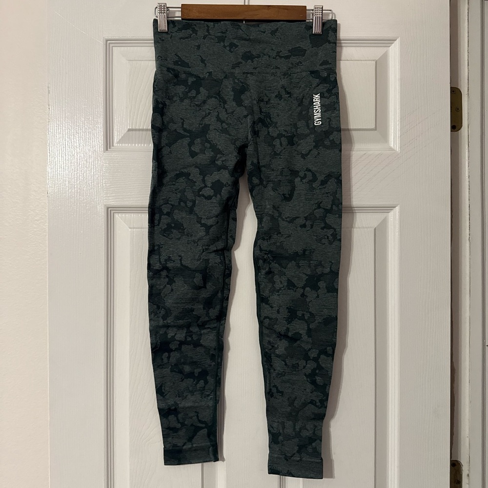 Gymshark adapt dark green camo legging